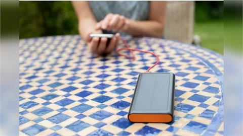 鋰電池火警事故頻傳　印度機上禁用行動電源