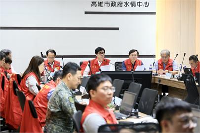 快新聞／與卓揆視訊通報高雄災情　陳其邁：搶通山區道路為重點任務