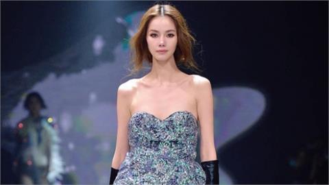 名模劉美辰「綁低馬尾」慘遭廠商當眾訓斥　哽咽吐心聲：真的很委屈！
