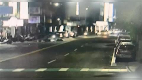 最新／新北重大車禍！三重「行人違規過馬路被機車撞」　1人當場斷氣