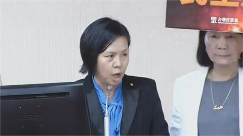 李貞秀控立委職權被閹割　白委舉牌力挺遭網轟：沒下限