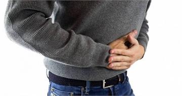 男子稱「67天沒大便」掛急診　醫灌腸徒手挖傻眼：我無能為力