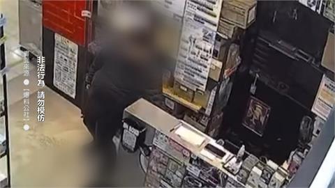 萬年大樓鴛鴦盜出沒！　闖店偷6萬「離譜過程」全被拍