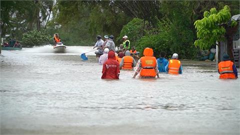 越南數十年最嚴重洪患 死亡人數攀升到90人