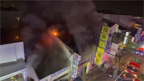 快新聞／仁德暗夜惡火！多棟建物遭延燒「1人送醫」　駭人畫面曝光了
