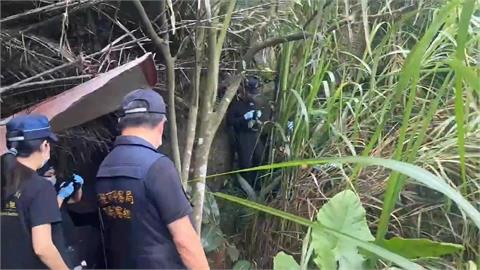 嚇死！基隆產業道路飄惡臭　草叢驚見無名男屍