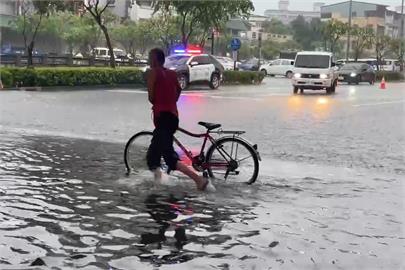 快新聞／下午屏東再次降下暴雨　多地發生積淹水災情