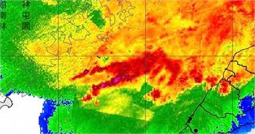 雷達回波「尖又細」恐變龍捲風　鄭明典示警：防天氣突變