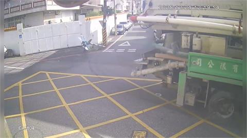 花蓮泵浦車撞壞路牌桿落跑　公所：駕駛致電承諾會修復