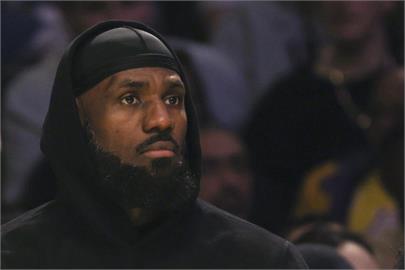 NBA(影)／39歲詹皇本季首度缺席 板凳暴徒竄起湖人主場中止連敗