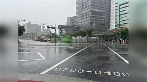 不斷更新／高雄宣布5區「豪雨假」　明日全台停班課資訊一次看