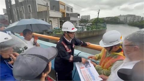 深夜急轉！高雄、台南因雨量修正　緊急宣布停班課、向市民致歉