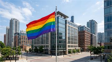 台北警方罕見突襲同志酒吧　百名LGBTQ族群抗議執法