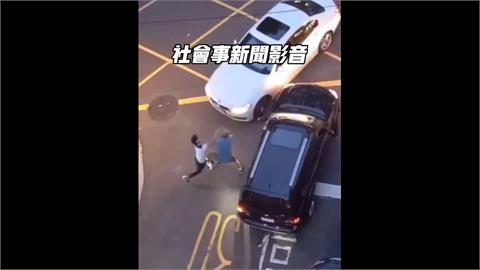巷弄你來我往互不讓釀擦撞　雙方駕駛大打出手互告傷害