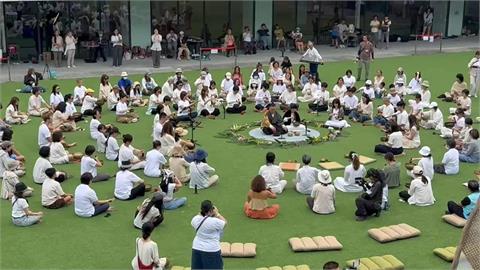 台東自然醒慢活祭開跑　講師帶領民眾「百人頌缽」