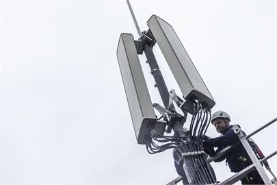 快新聞／有內鬼？路透社：馬斯克下令切斷「星鏈」服務　致烏克蘭作戰失敗
