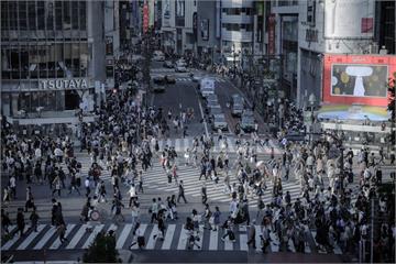 台女澀谷斑馬線「席地擺拍」　日本網友怒轟：不要來日本