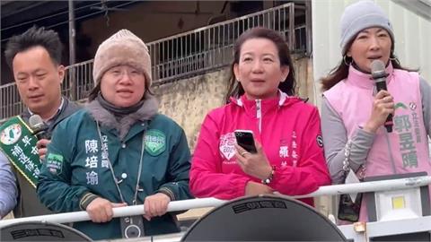 草屯鎮長補選衝刺！　「萬老師」助蔡銘軒　蔣萬安陪簡賜勝