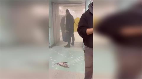 快新聞／北捷板南線車廂起火！乘客倉皇逃生　疑為行動電源自燃