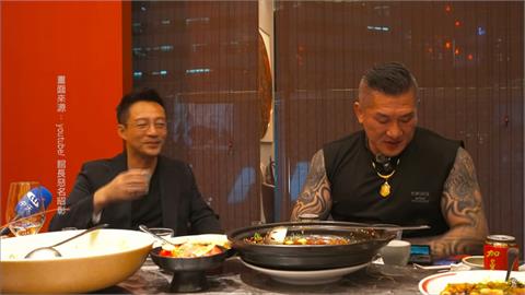 館長訪中挨酸跪就有錢！　抖內就135萬　四叉貓估總收益