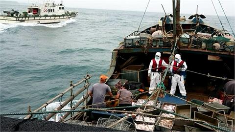 中籍漁船又越界捕撈！拒停船還企圖傷海巡