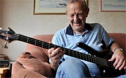 曾任披頭四低音吉他手　英音樂家紐比辭世「享壽81歲」