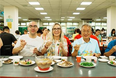 土耳其團隊烹製家鄉菜  美食文化交流