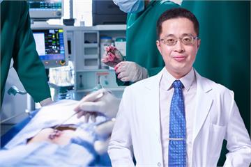 【中榮翻版】遭爆廠商上手術台代刀　博田院長謝榮豪駁：只是擺螺帽沒違法