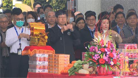 鴻海集團今開工團拜　董座劉揚偉：營收挑戰8兆元！