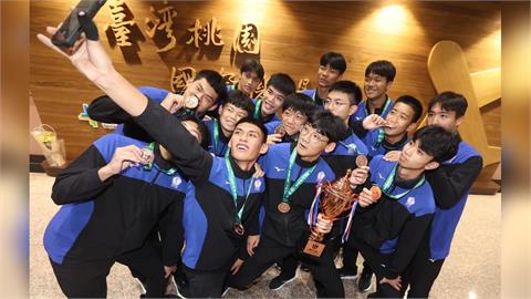 綜合／睽違25年再奪牌！台灣男排亞洲U18男子排球錦標賽牌摘銅 成員凱旋歸國