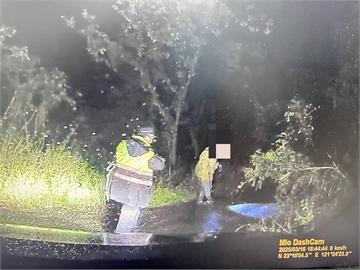 山區突遇暴雨溪水湍急！33名登山客受困安通古道獲救