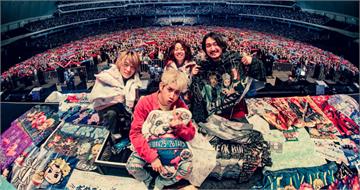 ONE OK ROCK創大巨蛋紀錄　主唱感動到眼眶泛紅