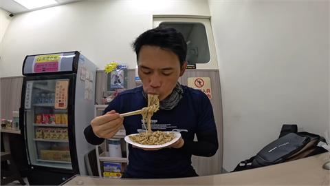 歐巴嚐嘉義涼麵、火雞飯　「便宜又好吃」讓他讚：繼台南後第二美食之都