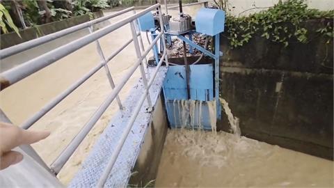 霧峰五福路淹水竟是水閘門沒關？　民代、民眾怒控是人禍！