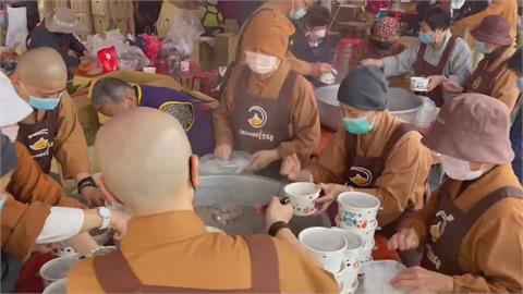 台南楠西區公所　烹煮8千碗臘八粥分享社區