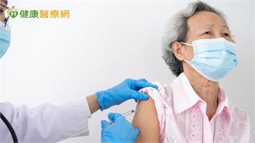 肺炎已成第三大死因！專家：65 歲以上務必接種「這2劑疫苗」