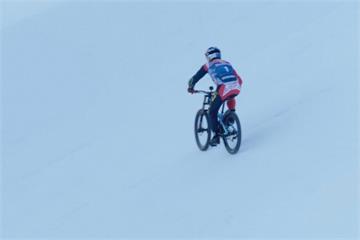 挑戰極限單車！雪地下坡達時速達106公里