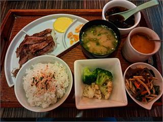 台北中山晴光商圈日式定食　炸豬排、薑汁燒牛肉…滿滿舊式和風情懷