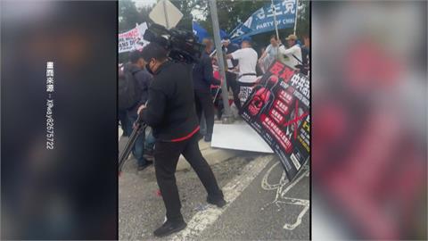 習近平下榻飯店外爆衝突！　歡迎、抗議民眾當街上演全武行