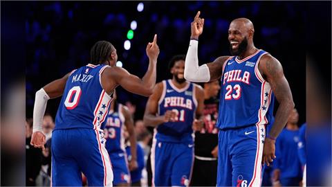 NBA(影)／76人29分落後演超狂大逆襲創隊史紀錄！詹皇嗨喊：差點把屋頂掀翻了