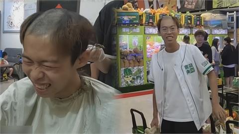 入伍前去剃頭！台男被朋友「惡整剪成地中海」　頂新髮型打工超社死
