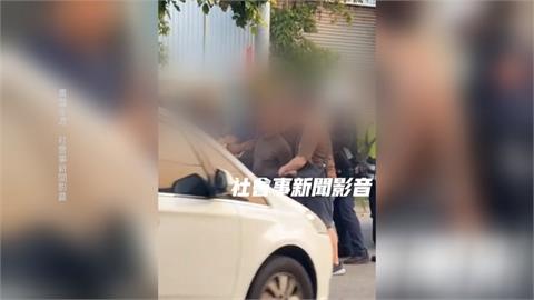 廂型車闖燈想逃！　龍井熱心「5壯漢」堵車門助警抓逃逸移工