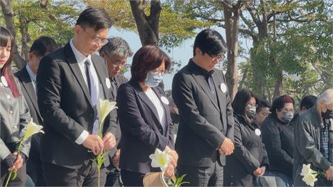 高雄市二二八追思紀念儀式　陳其邁盼珍惜民主自由化解朝野對立