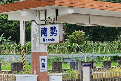 驚！台鐵苗栗南勢車站「民眾闖鐵軌遭撞」　西正線出現延誤