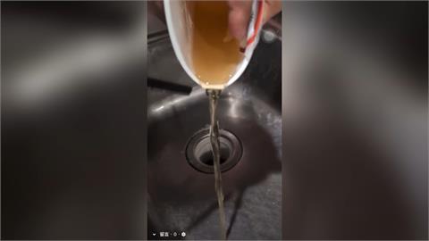 離譜手搖飲喝到尖銳塑膠碎片！　　業者：店員太用力　攪拌機蓋破裂