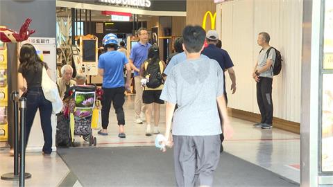 爽放颱風假？　KTV包廂一位難求　民眾喊：賺到一天