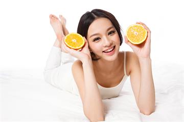 不想吃到乾橘子乾柳丁！挑柑橘類水果的關鍵細節＋保存技巧一次公開