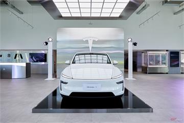 Tesla 南港服務體驗中心首度亮相　Model Y 六月交車確認！