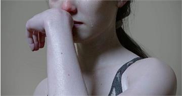 人妻被騙嚴重卡到陰！宮主鎖門「伸手掐奶、撫摸下體」　喊：這是驅邪穴道