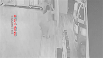 把怒氣發洩女童身上？一連打了八下 女童求饒還繼續打